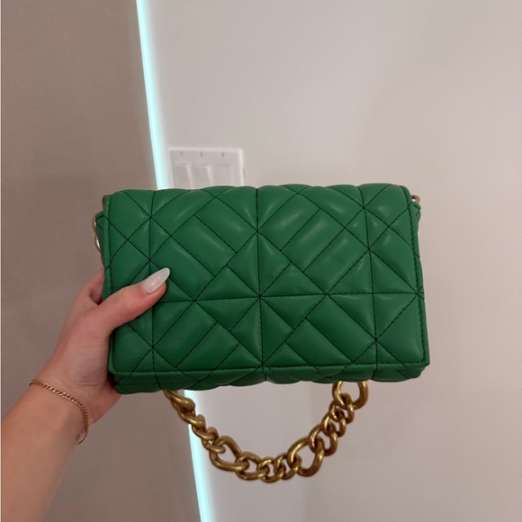 Green Quilted Chain Shoulder Bag - Picture 1 of 2